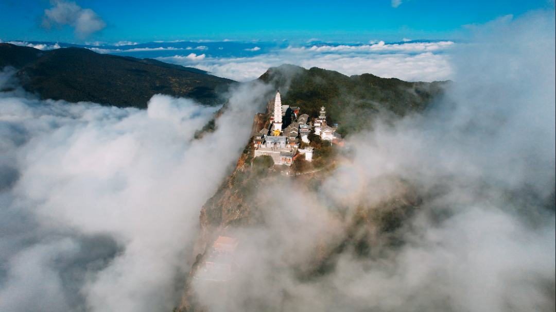 “七彩霞客路·美麗滇西行”活動啟動儀式在雞足山景區舉行.png